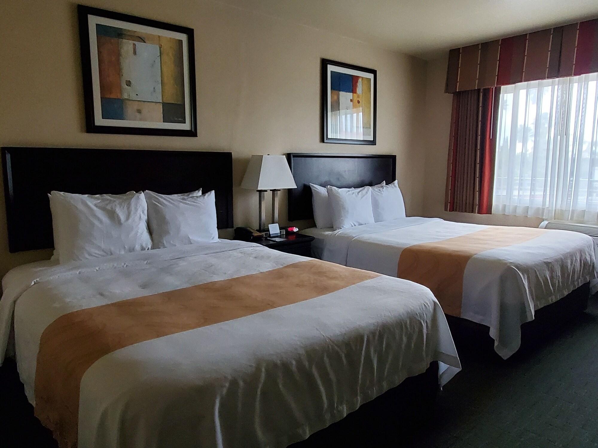 Quality Inn & Suites Anaheim At The Park Esterno foto