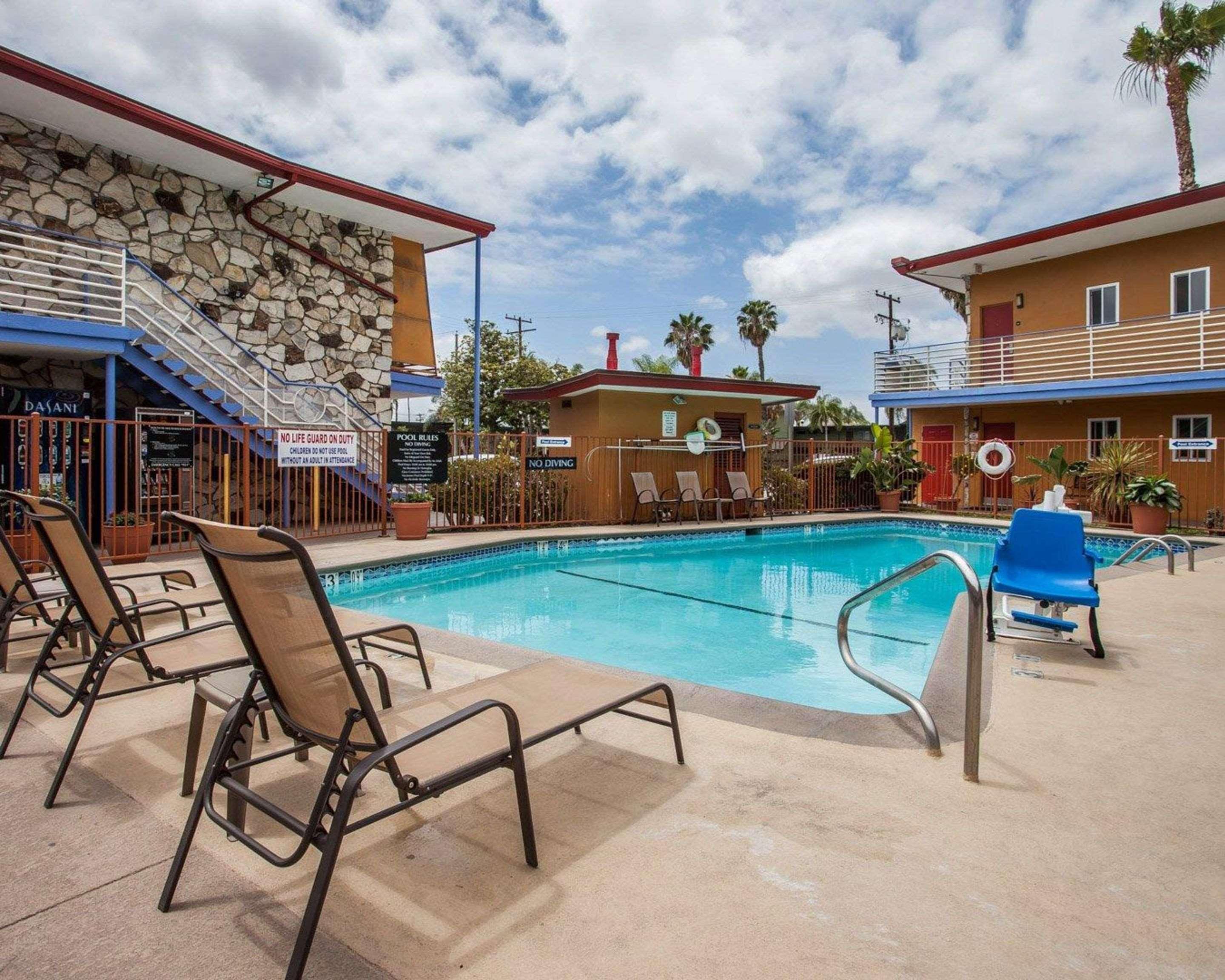Quality Inn & Suites Anaheim At The Park Esterno foto