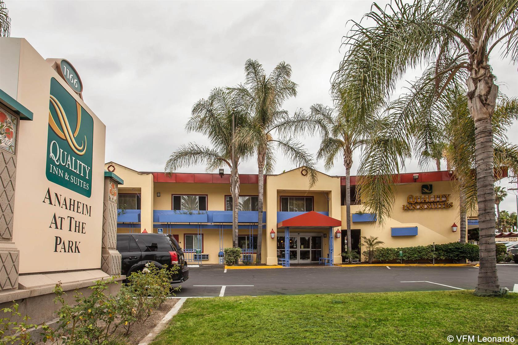 Quality Inn & Suites Anaheim At The Park Esterno foto