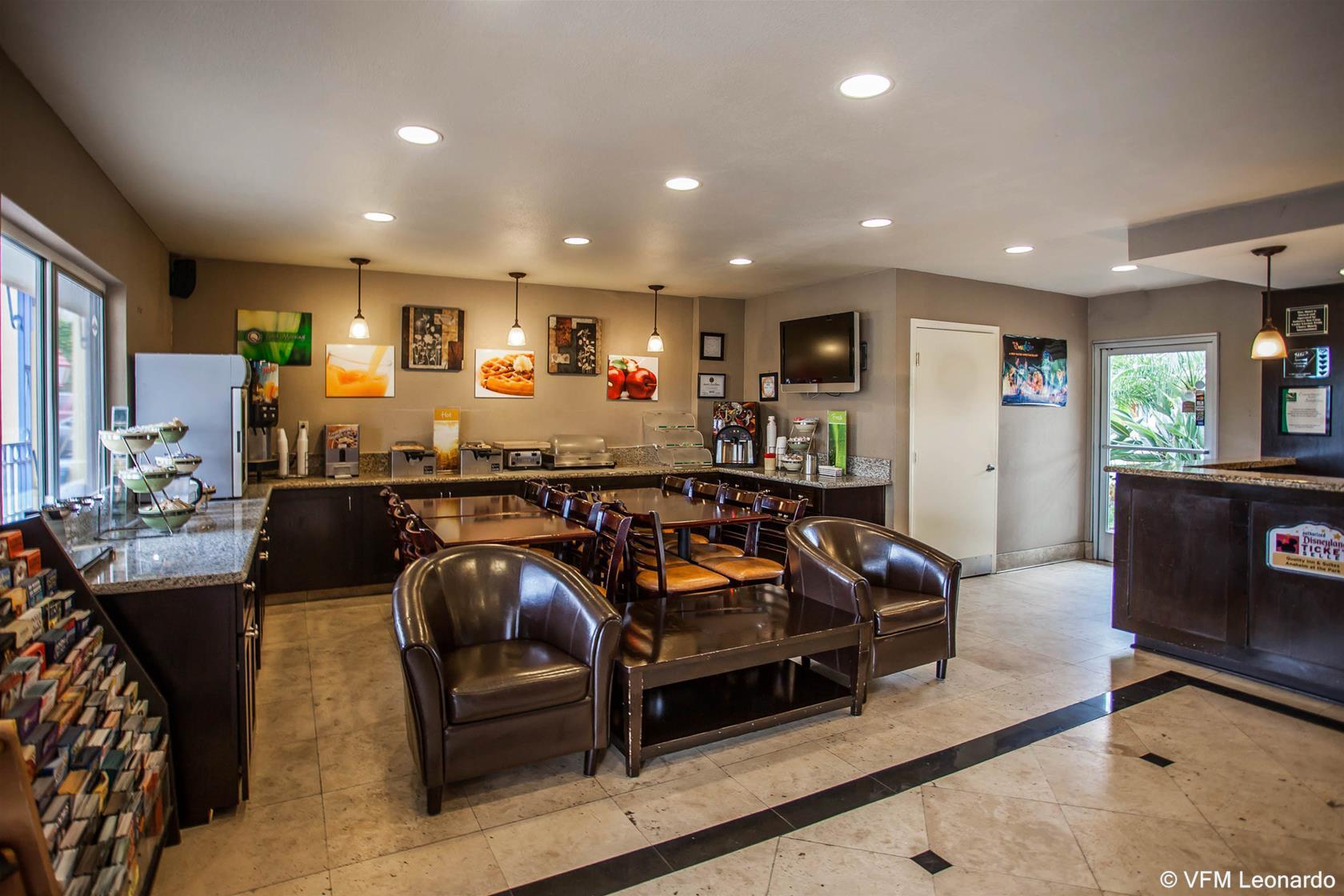 Quality Inn & Suites Anaheim At The Park Esterno foto