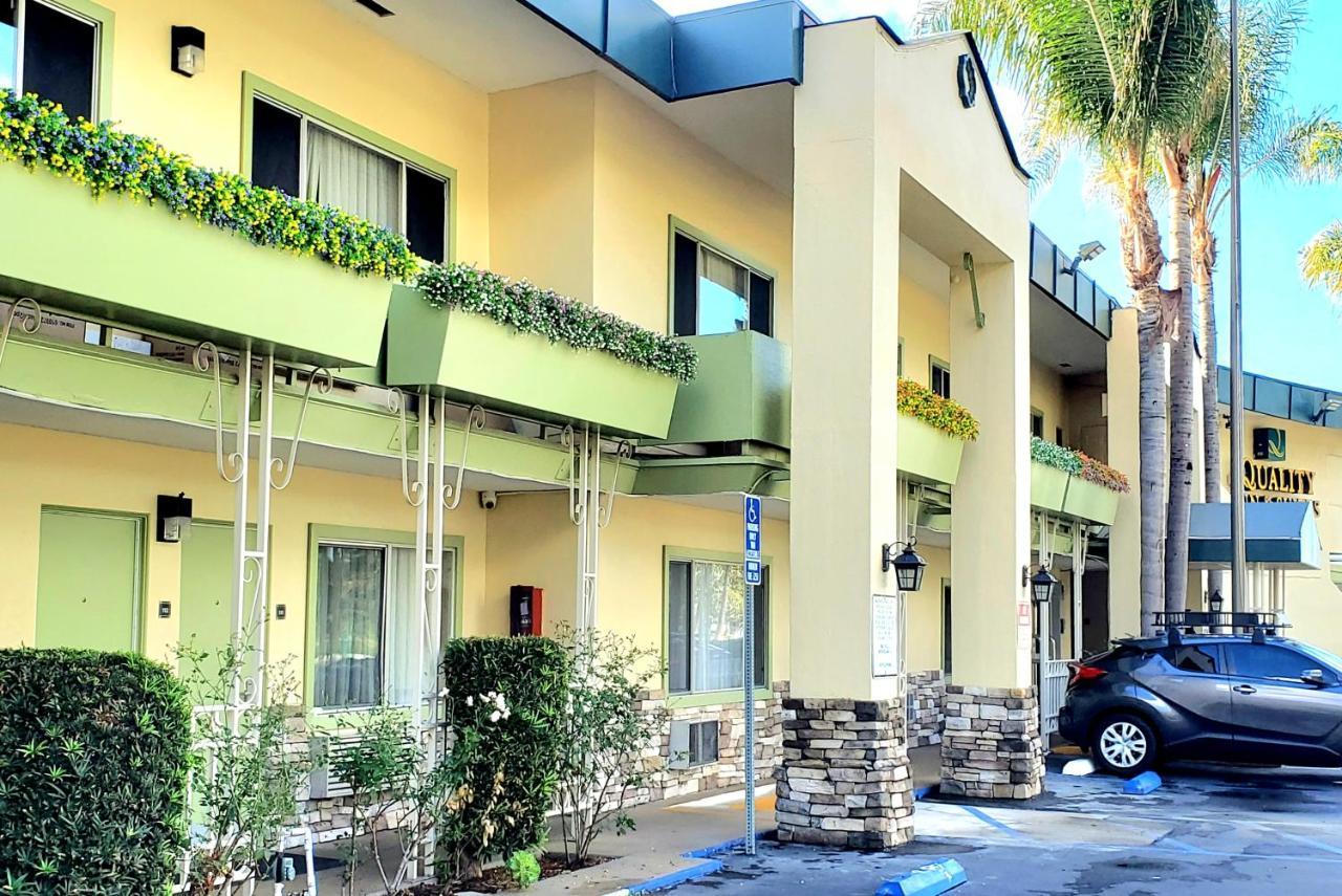 Quality Inn & Suites Anaheim At The Park Esterno foto