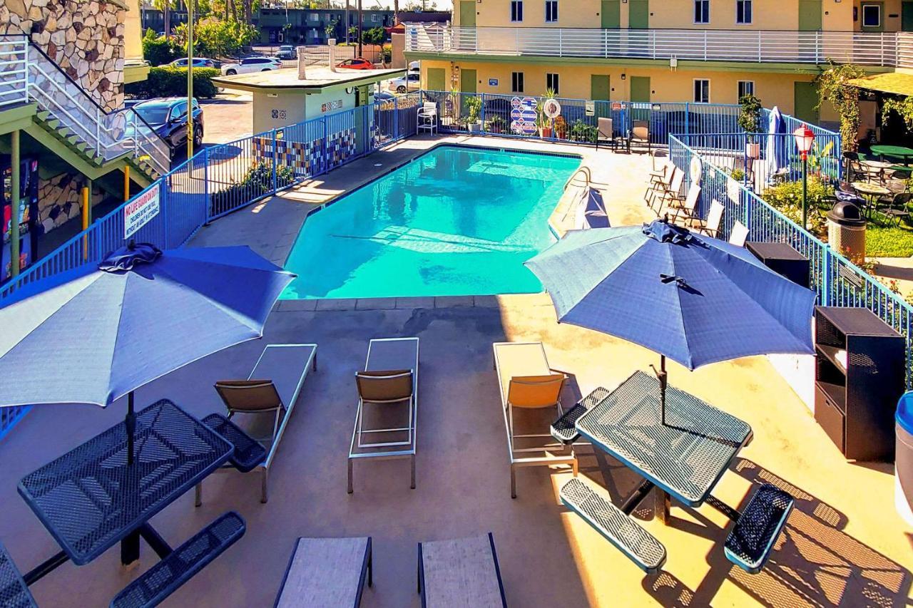 Quality Inn & Suites Anaheim At The Park Esterno foto