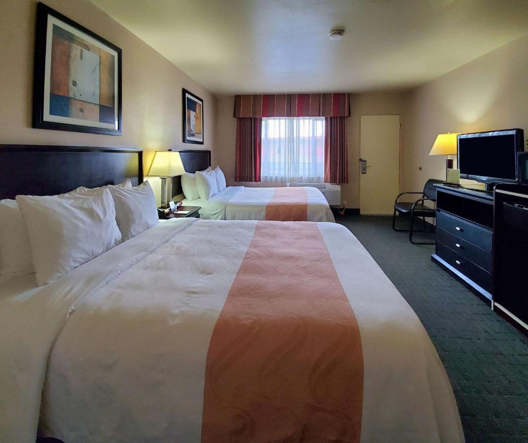Quality Inn & Suites Anaheim At The Park Esterno foto