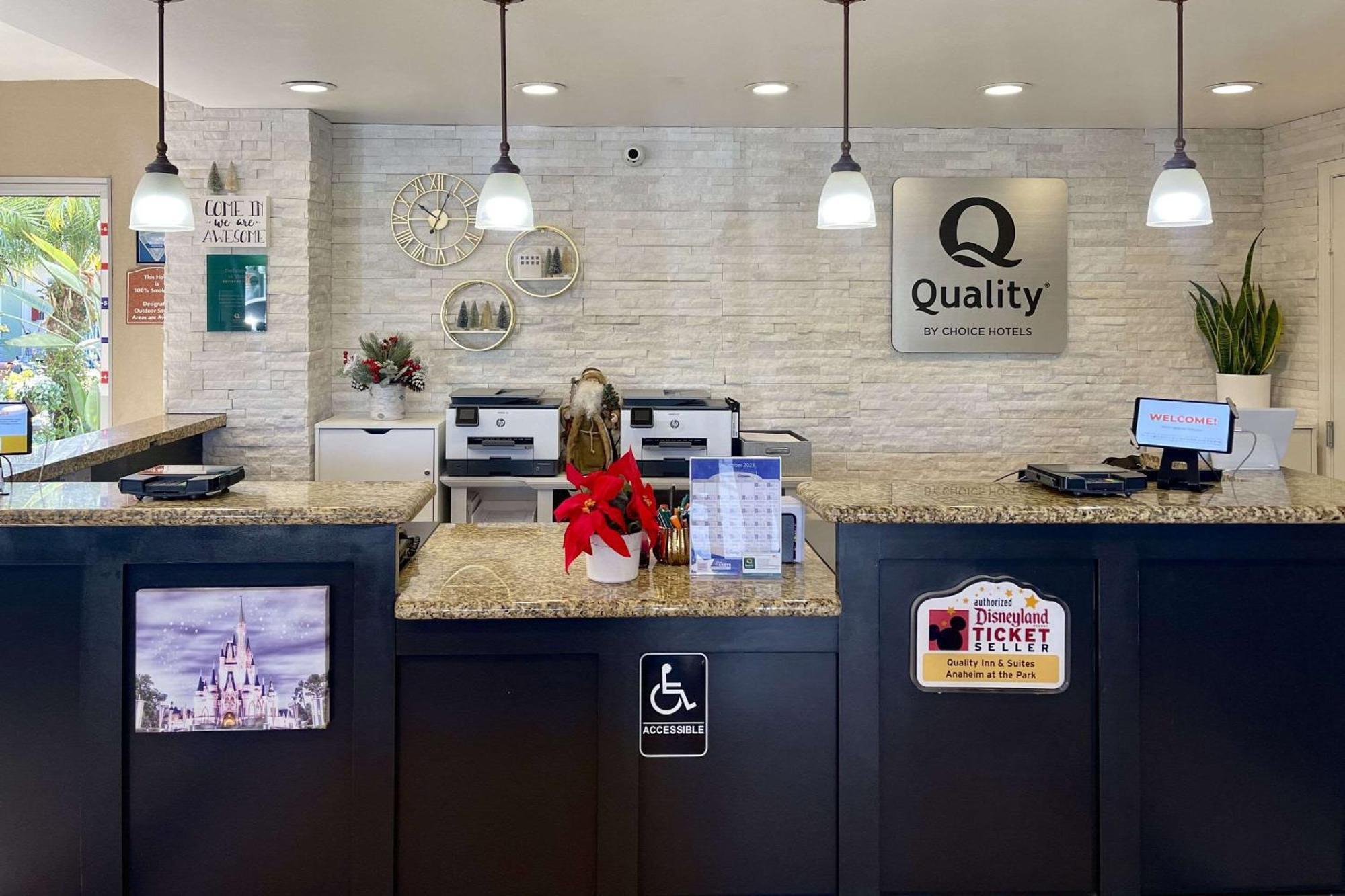 Quality Inn & Suites Anaheim At The Park Esterno foto