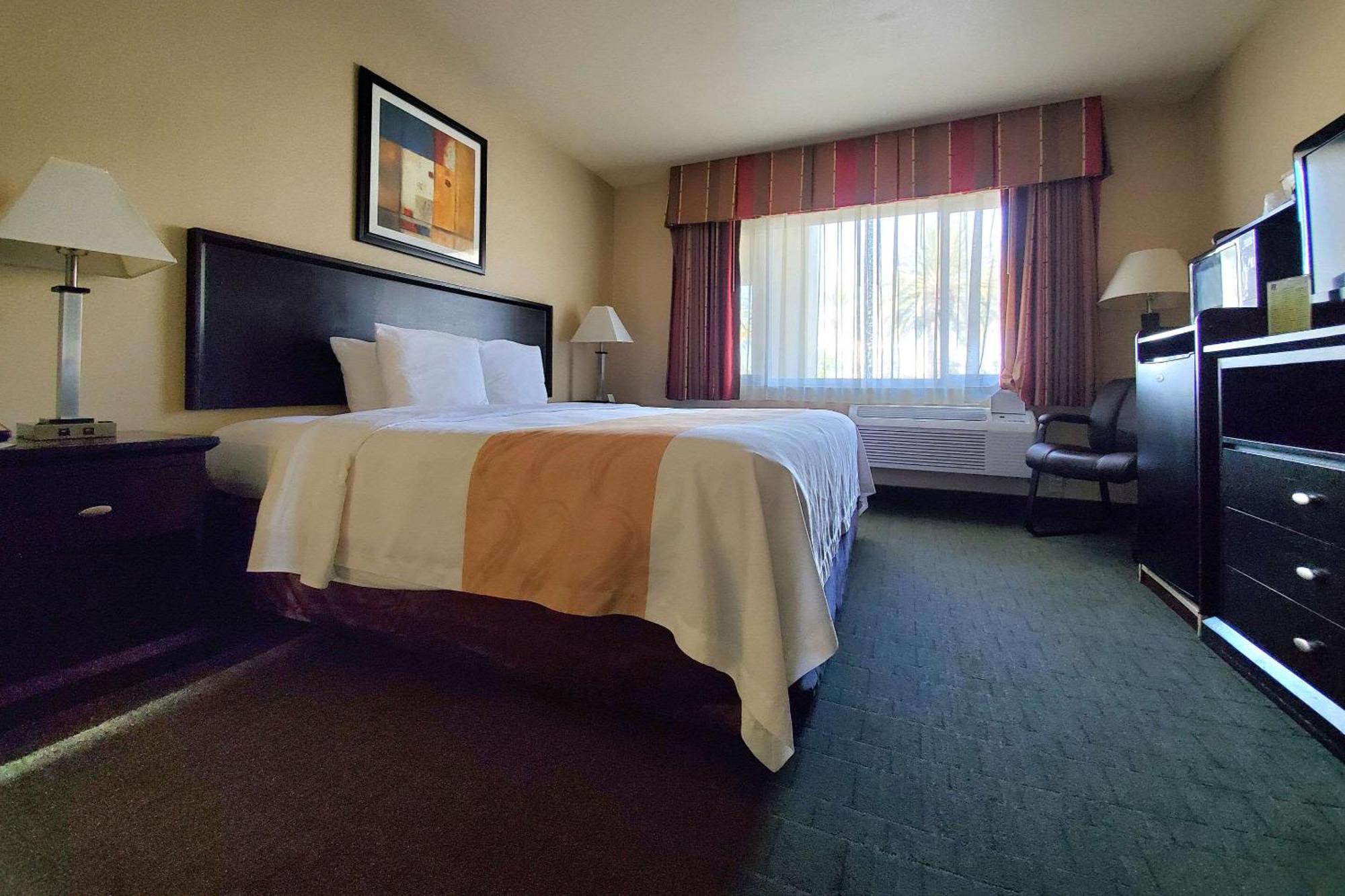 Quality Inn & Suites Anaheim At The Park Esterno foto