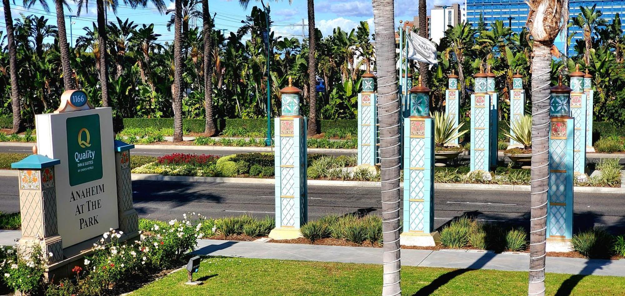 Quality Inn & Suites Anaheim At The Park Esterno foto