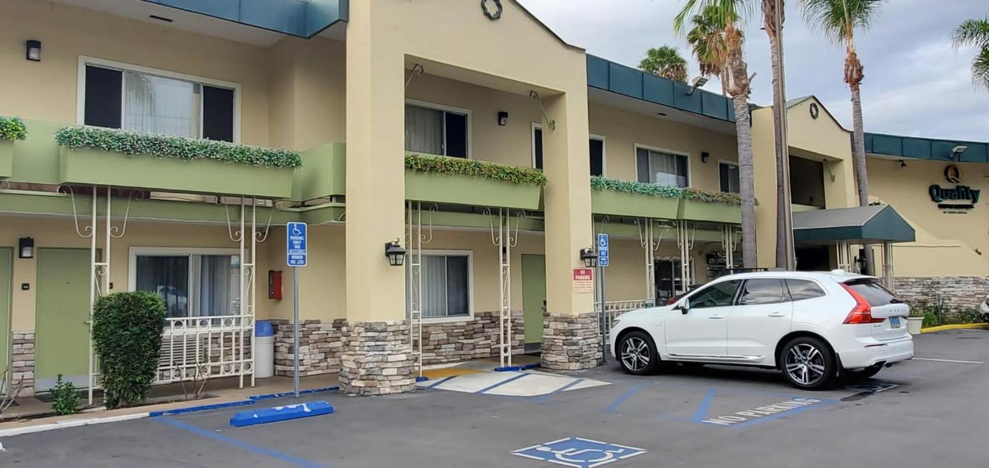 Quality Inn & Suites Anaheim At The Park Esterno foto