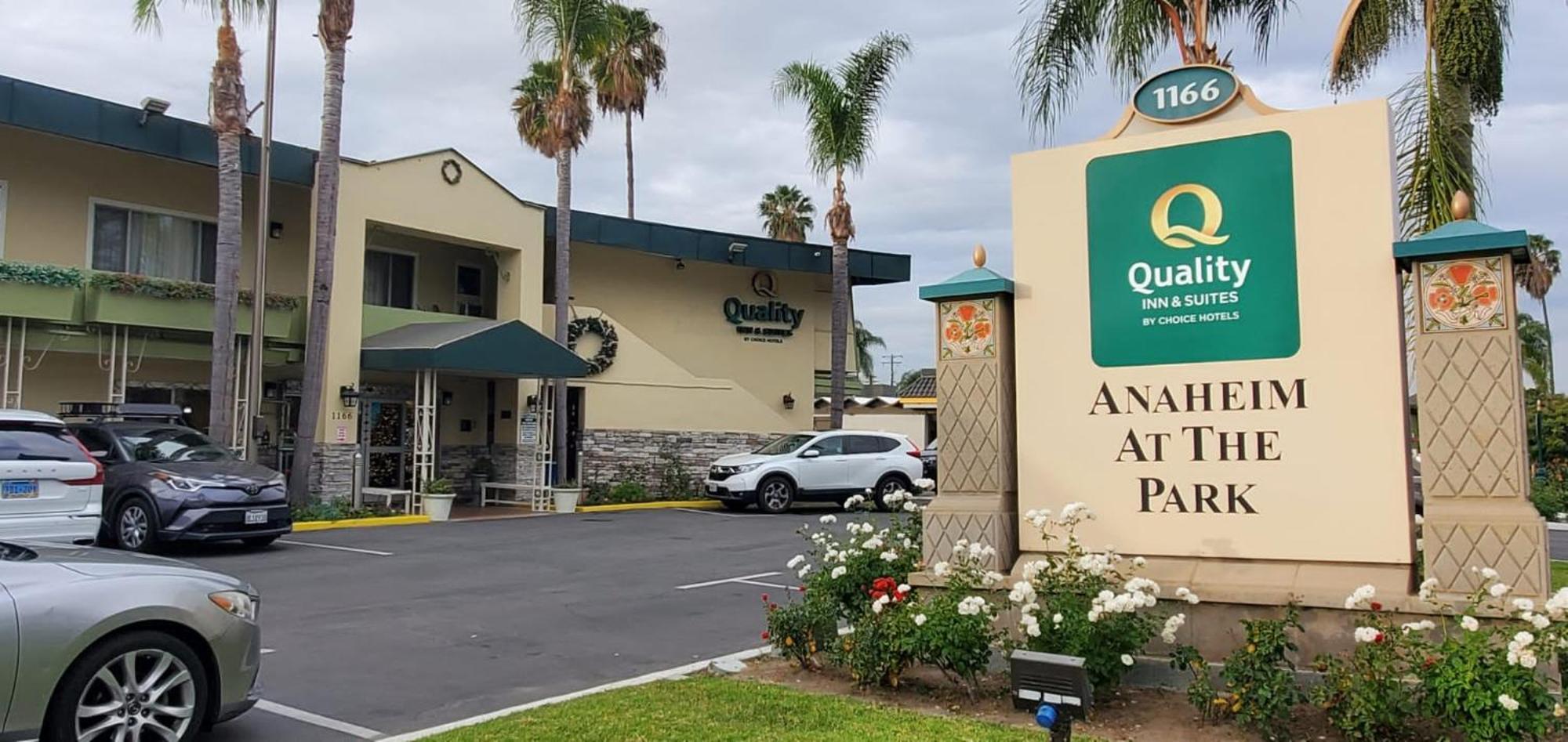 Quality Inn & Suites Anaheim At The Park Esterno foto