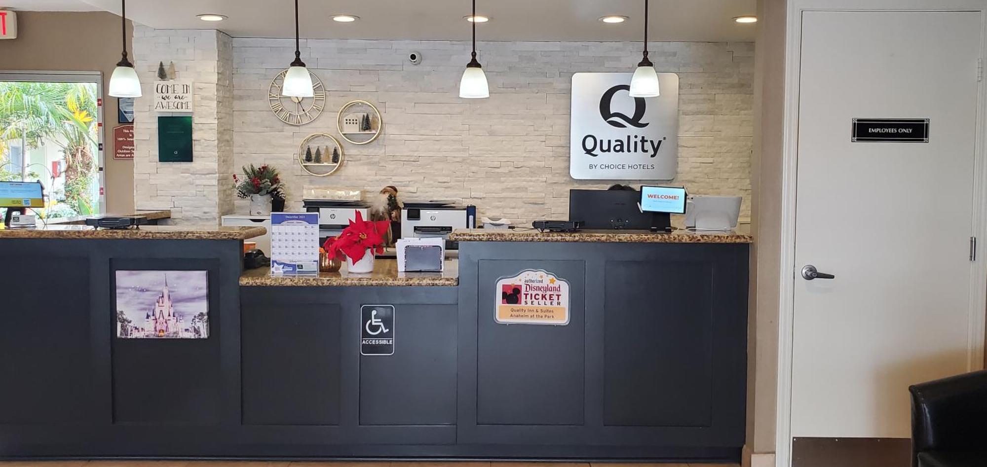 Quality Inn & Suites Anaheim At The Park Esterno foto