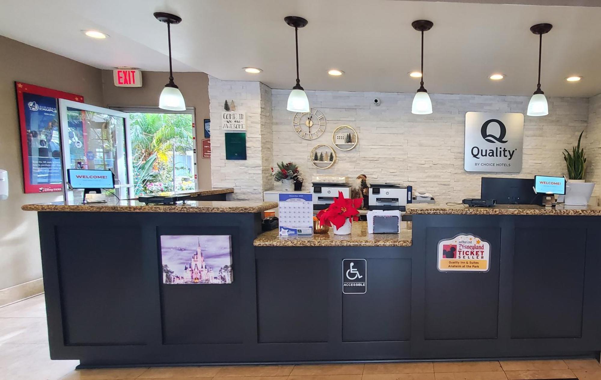 Quality Inn & Suites Anaheim At The Park Esterno foto